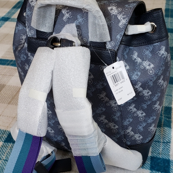 🎄Back Pack 📚 🎄 - Picture 5 of 7